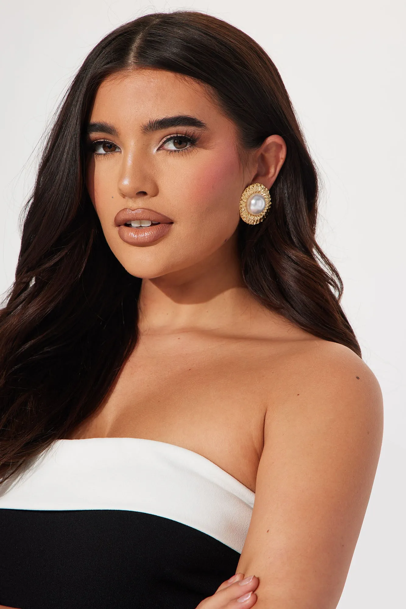 Ancient Aura Stud Earrings - Gold